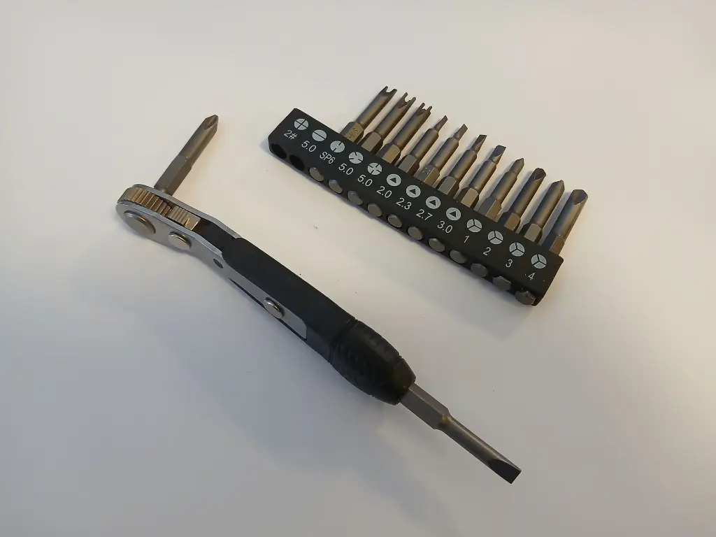 Clé à cliquet avec Embouts.webp