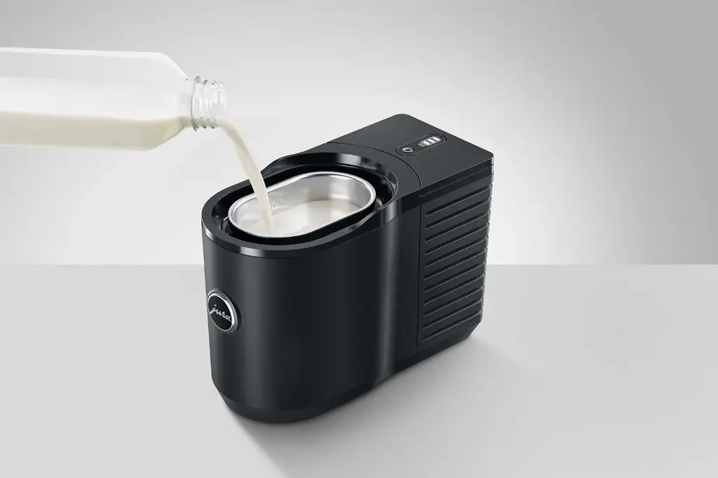 Cool Control 0.6 l Black - 24281 - Jura _ 3.webp