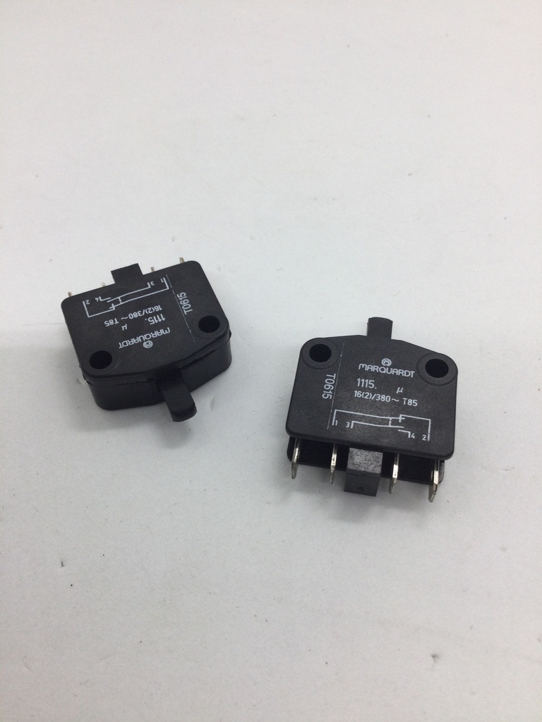 Interrupteur 4 pin - 16A (max) 380V - Universel