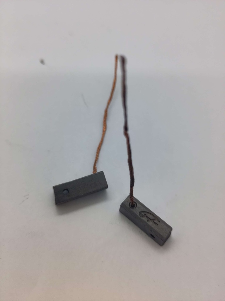 Kit 2 charbons moteur 5.85x6.7x20mm  - Universel