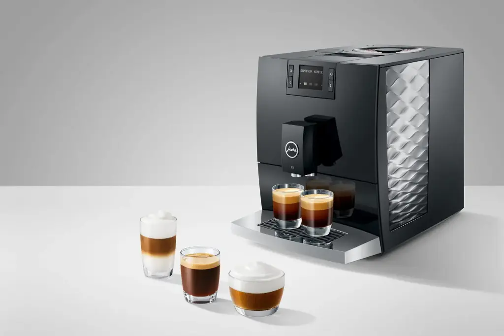 Kaffeemaschine Jura C8 + Milch