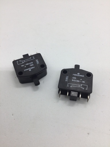 Interrupteur 4 pin - 16A (max) 380V - Universel